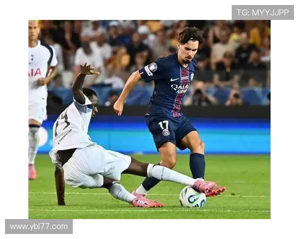 巴黎圣日耳曼足球俱乐部的崛起与全球影响力探索