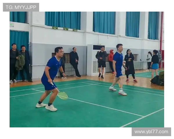 深圳羽毛球队的默契配合与战术探讨聚焦羽毛球运动的团队精神与合作技巧 深圳羽毛球队的默契配合与战术探讨聚焦羽毛球运动的团队精神与合作技巧