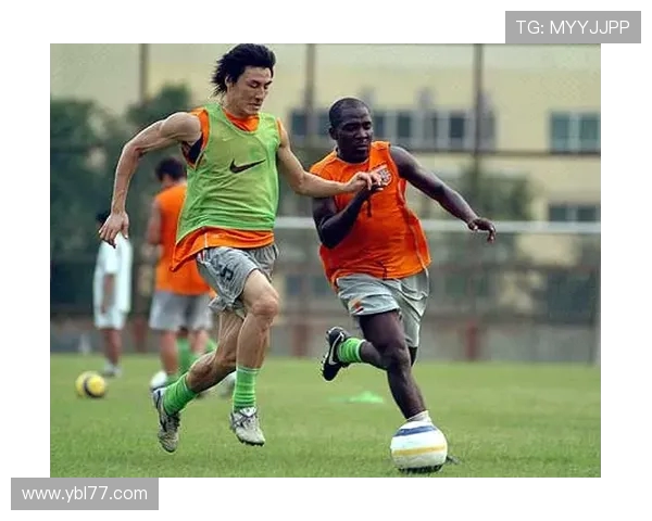 李玮锋重返足坛再掀风云昔日铁卫化身智帅引领球队新征程